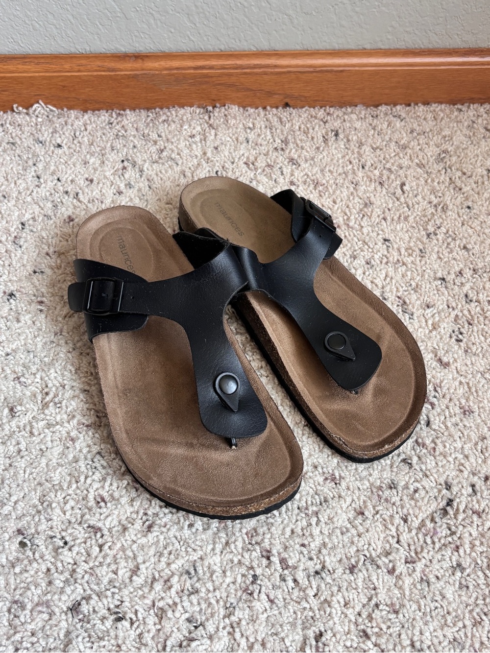 Maurices Black and Brown Women's Toe-Post Sandals US 9M